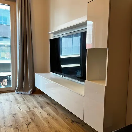 Apartment Czysta - Old Town, Superb Location, Railway Access Wroclaw